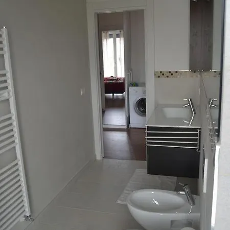 Casa Conte Air Conditioning, Near Station, Center And Ferry To Bellaggio * Colico